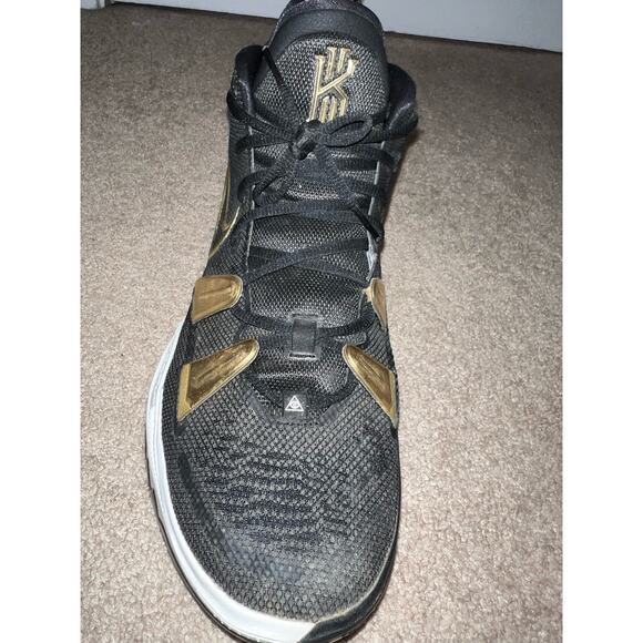 Men\'s Nike Kyrie High top athletic basketball shoes size 14 main image 14